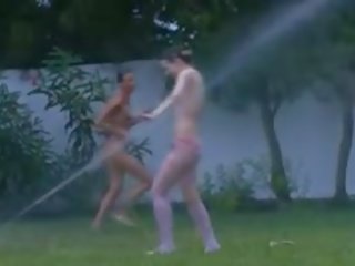 Руски teenies водни спортове в на градина