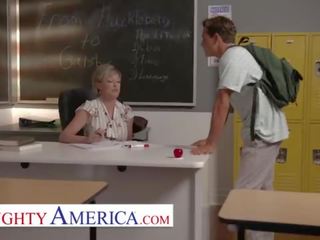 Nerātnas amerika - dee williams fucks viņai studente