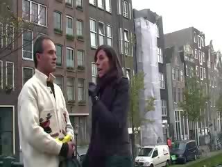 This turist knows what he wants during his visit in amsterdam