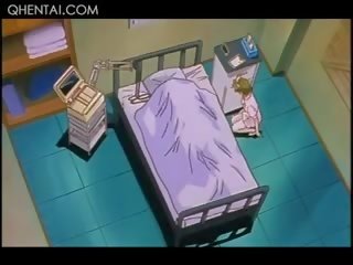 Sensual hentai enfermeira fica amarrado para cima e fodido por porcas paciente