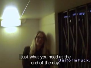 Αστυνομία αξιωματικός fucks ξανθός/ιά σε elevator