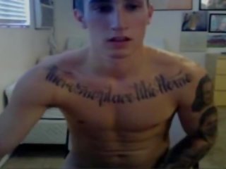 Attractive tetovált hunk- 2. rész tovább gayboyscam.com