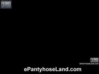 שובבי גרב מבוגר סרט סצנה מוצג על ידי epantyhose קרקע