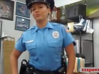 बड़ा टिट्स पोलीस अधिकारी pawnshop बकवास